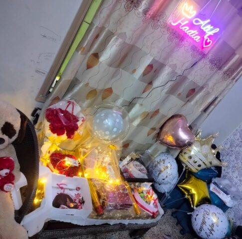 A beautiful and elegant gift hamper from Karachi Gift Shop, perfect for birthdays and celebrations.