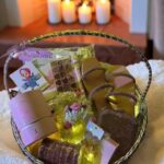 Overseas Pakistanis send Eid gifts to family in Karachi - happy in-laws receiving gift box from USA