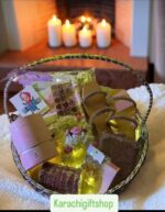 Overseas Pakistanis send Eid gifts to family in Karachi - happy in-laws receiving gift box from USA