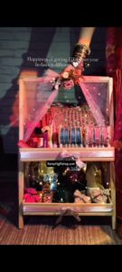 Overseas Pakistanis send Eid gifts to family in Karachi - happy in-laws receiving gift box from USA