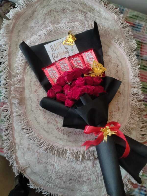 Send Fresh Flower Bouquet to Karachi